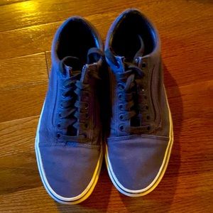 Men’s Navy blue Van’s size 8.5.